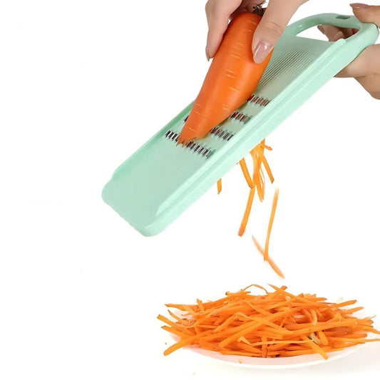 Rape_a_legumes_coreenne_verte_coupe_carotte